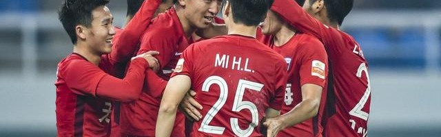  沙尔克04触底反弹，主场胜利逃离降级区