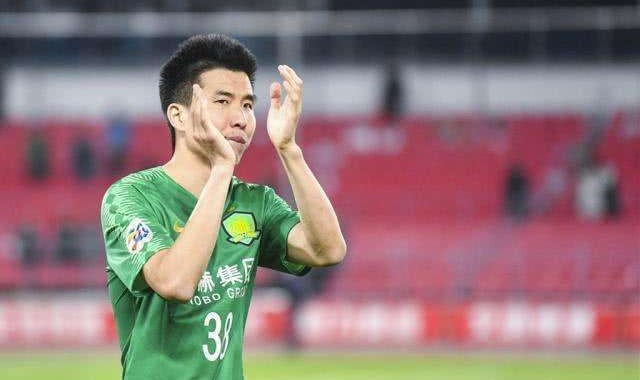  多特边路快马突破犀利单场造三球主宰比赛