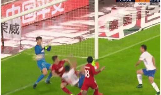  波鸿主场球迷热情似火，助力球队德甲赛场力克劲旅