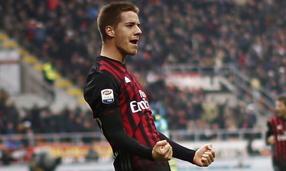  博洛尼亚中场掌控全局，战术执行获赞誉