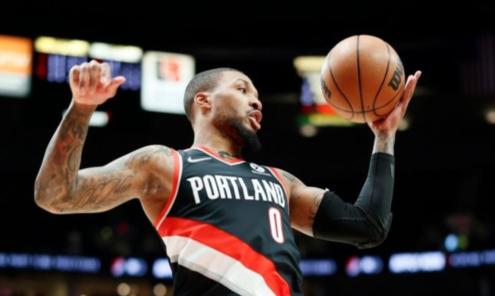  艾顿两双制霸篮板区，开拓者客场力克火箭队  