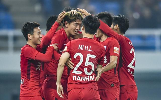  沙尔克04触底反弹，主场胜利逃离降级区